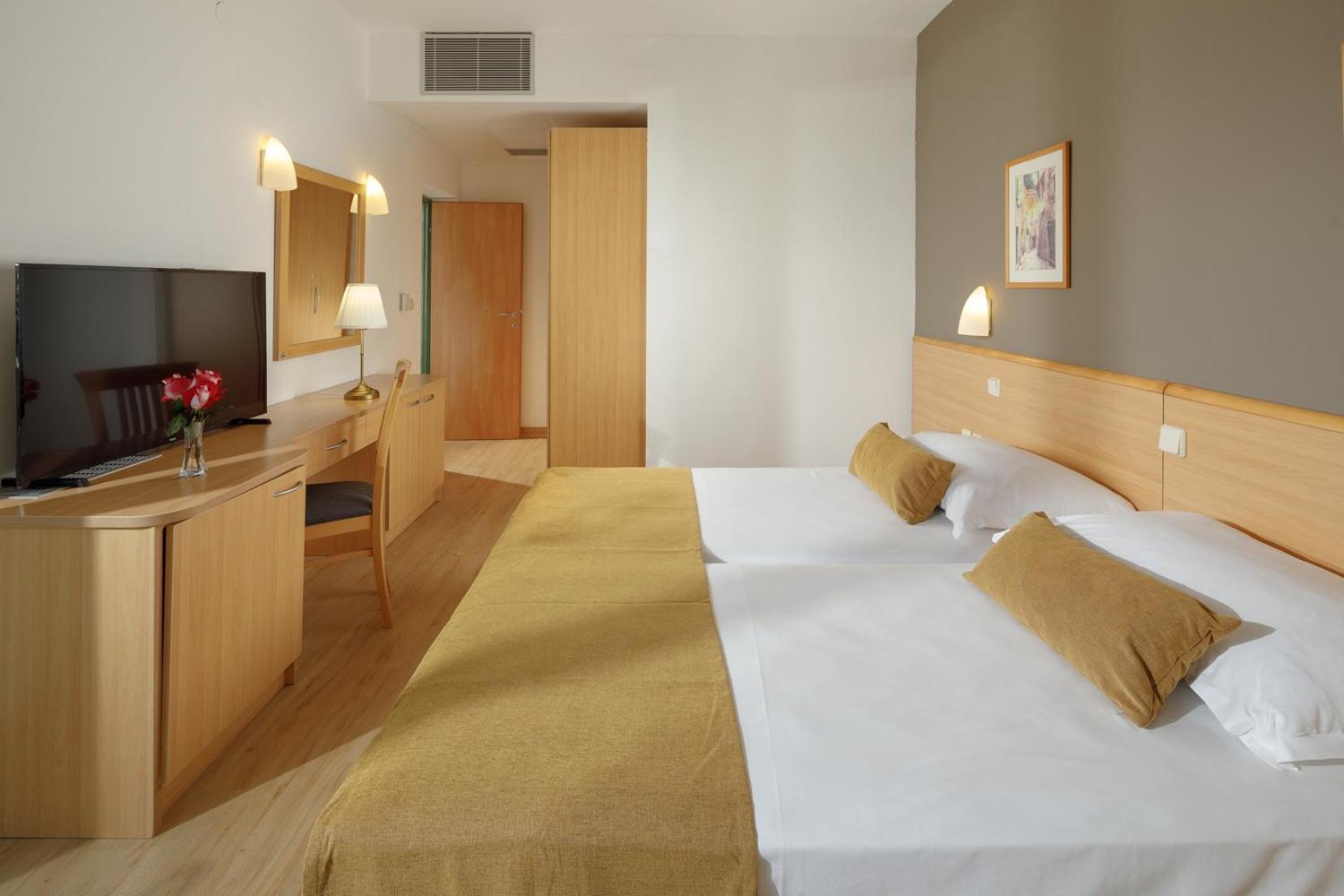 Aurora Plava Laguna Hotel 4*